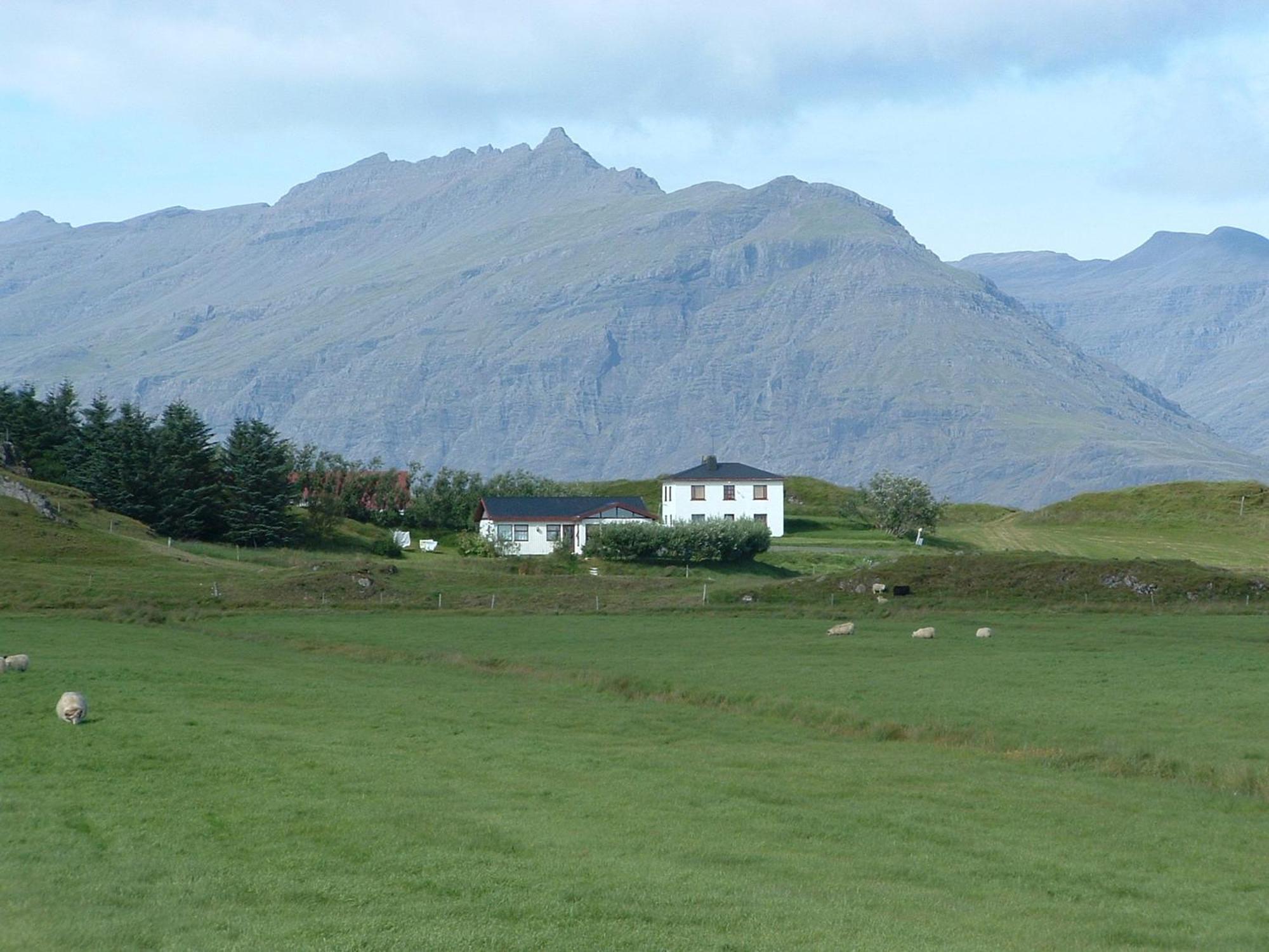 Guesthouse Hólmur エクステリア 写真
